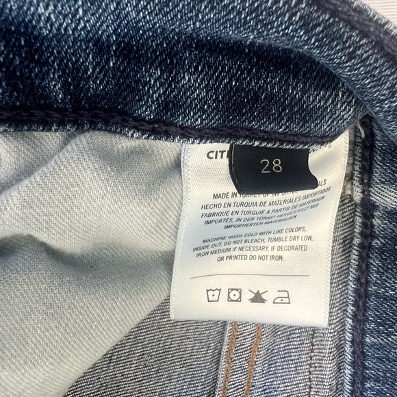 Citizens of Humanity Mid Rise Rocket Ankle Jean. Size 28. - Picture 5 of 5